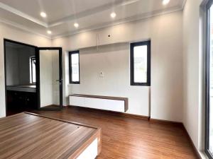 BÁN NHÀ PHẠM KHẮC QUẢNG GIANG BIÊN 5 TẦNG MỚI TINH Ô TÔ ĐÔ CỔNG - GẦN HỒ CHỈ HƠN 5 TỶ XÍU